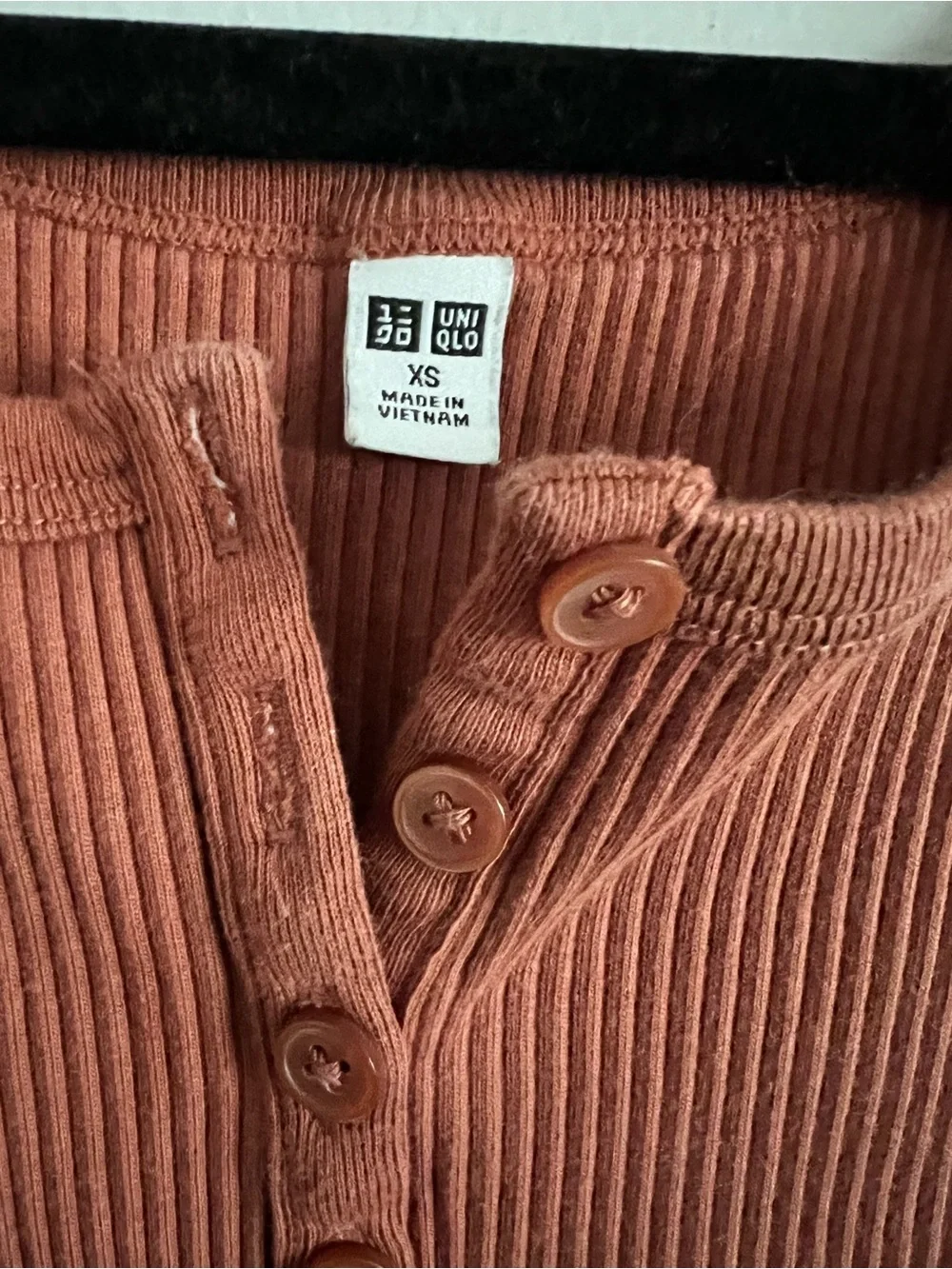 Uniqlo Ribbed Henley Neck Cropped Vest Top Sz X-Small